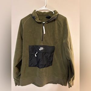 Men’s Nike 1/4 Zip fleece with Pouch